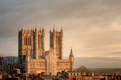 A imponente Catedral de Westminster, um marco histórico de Londres. recrutament internacional, vitae professionals 