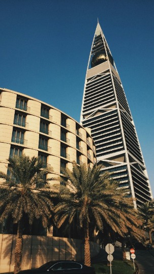 Le Dôme de la mosquée du roi Abdulaziz à Djeddah, une icône architecturale moderne.