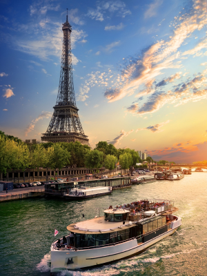 Eiffel tower, france, vitae professionals, healthcare recruitment 